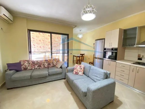 Tirane, shitet apartament 2+1+Aneks+Ballkon Kati 8, 94 m² 125.000 € (Unaza e re)