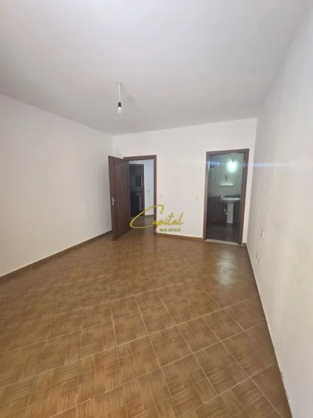 Tirane, shitet apartament 3+1 Kati 3, 127 m² 155.000 € (YZBERISHT)