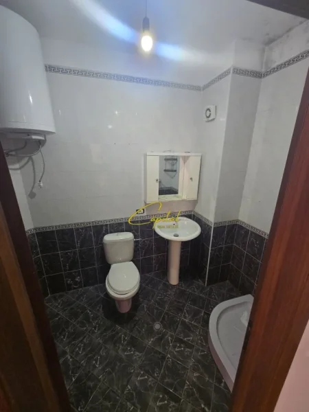 Tirane, shitet apartament 3+1 Kati 3, 127 m² 155.000 € (YZBERISHT)