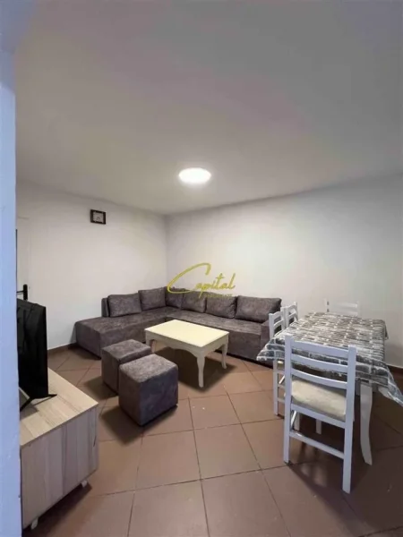 Tirane, shitet apartament 1+1 Kati 5, 52 m² 85.000 € (KOMBINAT)