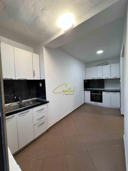 Tirane, shitet apartament 1+1 Kati 5, 52 m² 85.000 € (KOMBINAT)