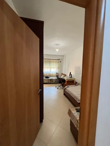 Tirane, shitet apartament 2+1+Ballkon Kati 1, 109 m² 150.000 € (Rruga Loni Ligori)
