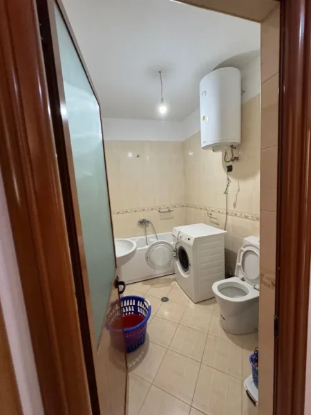 Tirane, shitet apartament 2+1+Ballkon Kati 1, 109 m² 150.000 € (Rruga Loni Ligori)