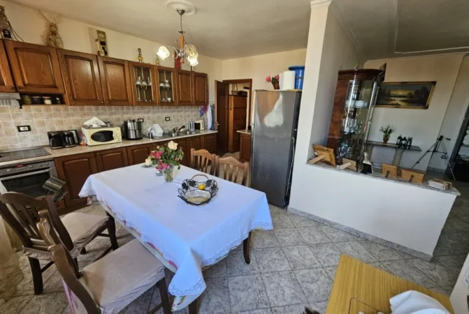 Tirane, shitet apartament 2+1 Kati 5, 116 m² 185.000 € (Bulevardi Bajram Curri)