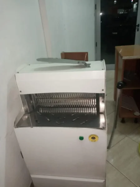 Tirane, shitet ambjent biznesi Kati 0, 47 m² 140.000 € (ASTIR)