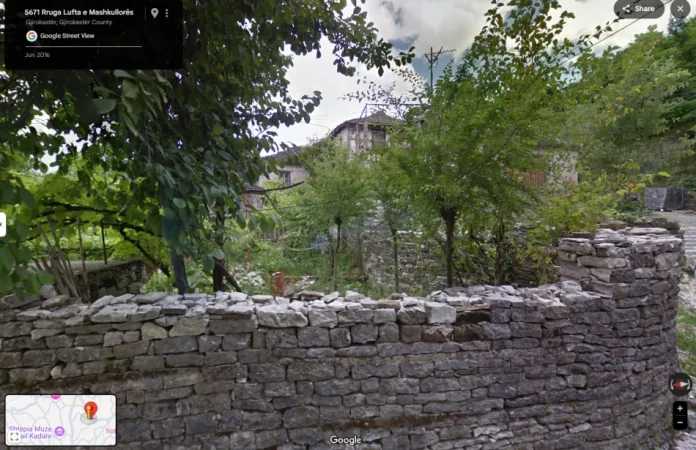 Gjirokaster, shitet shtepi 4+1+Aneks+Ballkon Kati 1, (Lufta e Mashkullorës, lagja-Varrosh qyteti-Gjirokastër.)