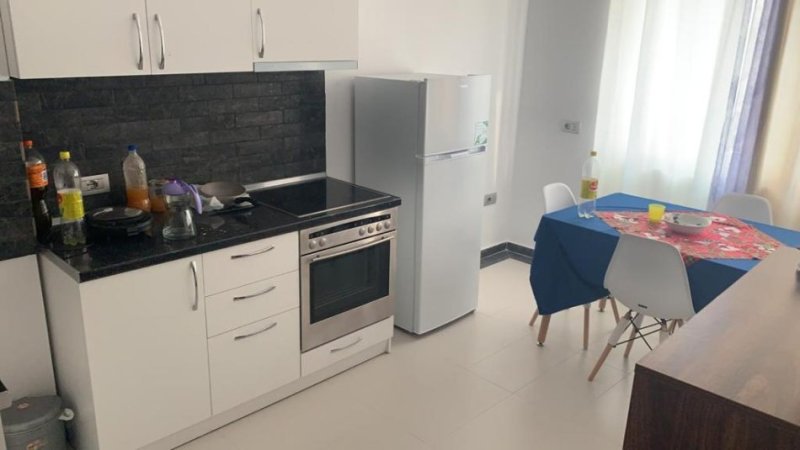 Tirane, jepet me qera apartament , 70 m² 500 € 