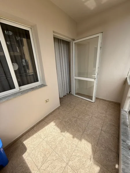 Tirane, shitet apartament 2+1 Kati 7, 98 m² 300.000 € (Libri Universitar)