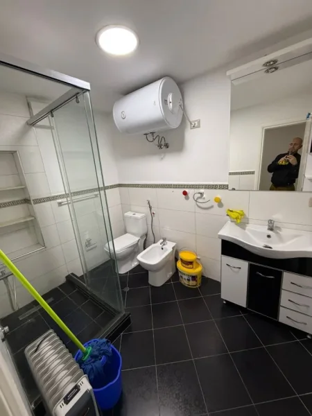 Tirane, shitet apartament 2+1 Kati 7, 98 m² 300.000 € (Libri Universitar)