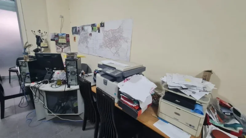 Tirane, jepet me qera ambjent biznesi Kati 2, 60 m² 400 € (Selvia)