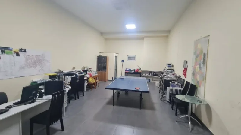 Tirane, jepet me qera ambjent biznesi Kati 2, 60 m² 400 € (Selvia)