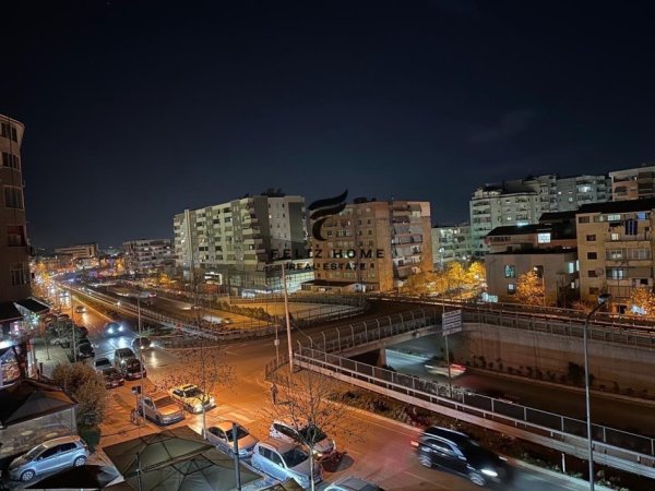 Tirane, jepet me qera apartament 2+1+Ballkon Kati 3, 82 m² 750 € (KOMUNA E PARISIT)