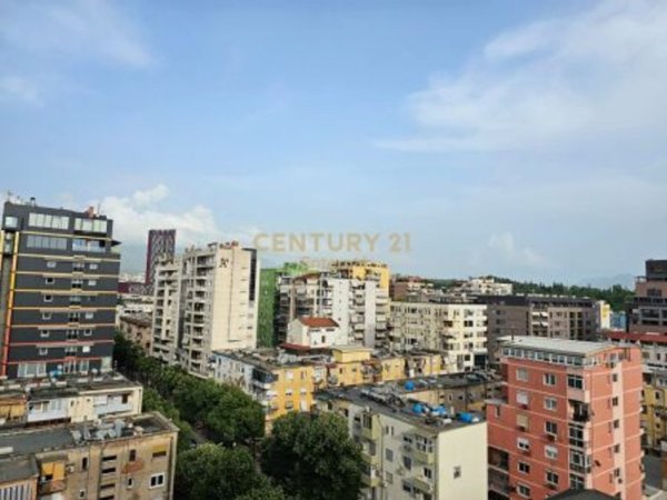 Tirane, jepet me qera apartament 2+1+Aneks+Ballkon Kati 7, 145 m² 800 € (Bllok)