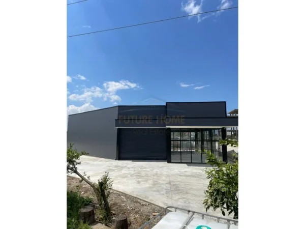 Tirane, shitet magazine Kati 1, 2.240 m² 580.000 € (RRUGA DEMOKRACIA,KAMEZ)