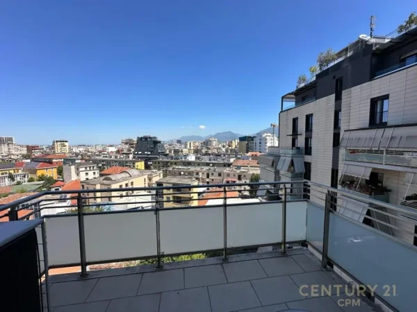 Tirane, jepet me qera apartament duplex Dublex Kati 8, 145 m² 1.500 € (Rruga e kavajes)