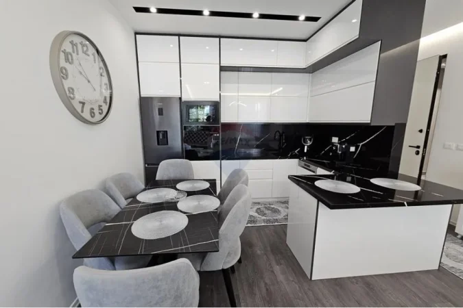 Tirane, jepet me qera apartament 2+1 Kati 1, 120 m² 2.000 € (Rezidenca FZ)