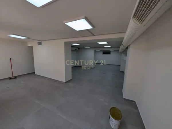 Tirane, jepet me qera ambjent biznesi , 156 m² 1.800 € (Tirana e Re)