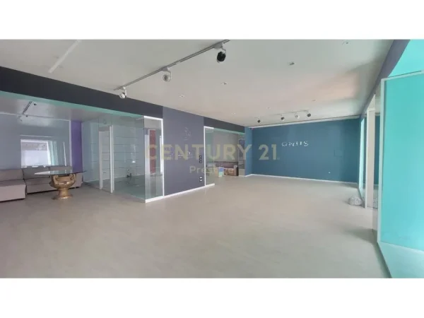Tirane, jepet me qera ambjent biznesi Kati 0, 120 m² 1.200 € (Shkolla e Baletit)