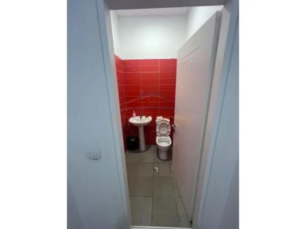 TIRANE,SHITET, KAPANON , 800 m² 600.000 € (RRUGA DYTESORE AUTOSTRADA TIRANE-DURRES)