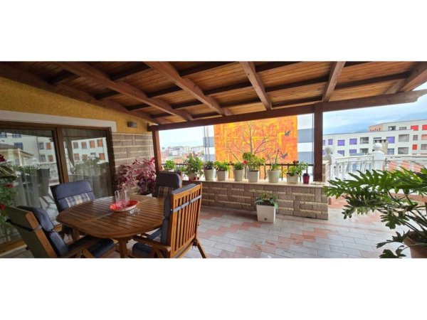 Tirane, shes Vile 3 Katshe Kati 3, 800 m² 1.500.000 € (Ali Dem)