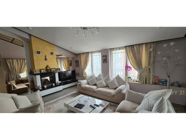 Tirane, shes Vile 3 Katshe Kati 3, 800 m² 1.500.000 € (Ali Dem)
