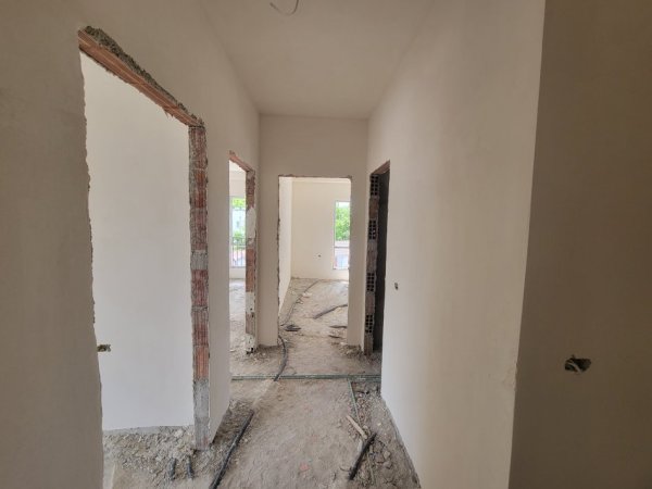 Tirane, shitet apartament 2+1+Ballkon Kati 4, 91 m² 128.000 € (Rruga Selaudin Zorba QSUT)