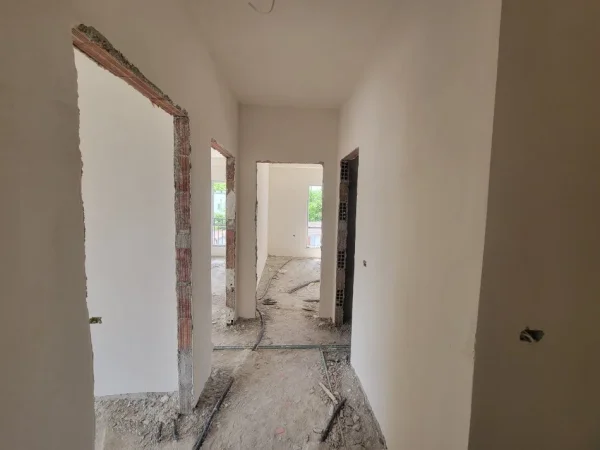 Tirane, shitet apartament 2+1+Ballkon Kati 4, 91 m² 128.000 € (Rruga Selaudin Zorba QSUT)