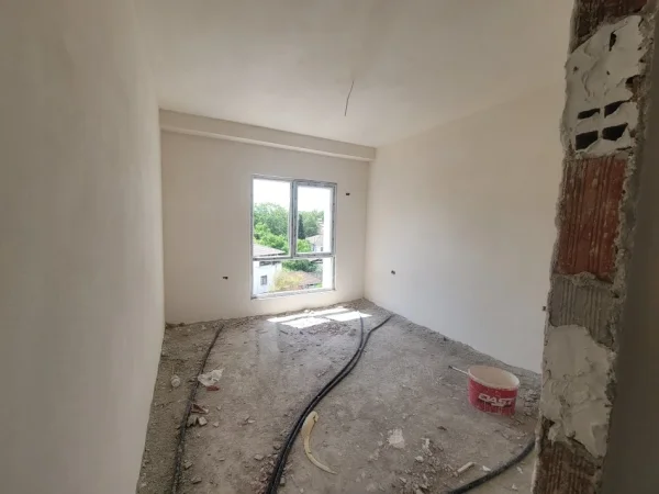 Tirane, shitet apartament 2+1+Ballkon Kati 4, 91 m² 128.000 € (Rruga Selaudin Zorba QSUT)