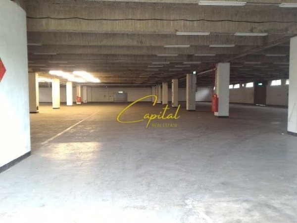 Tirane, jepet me qera magazine Kati 2, 500 m² 1.800 € (YZBERISHT)