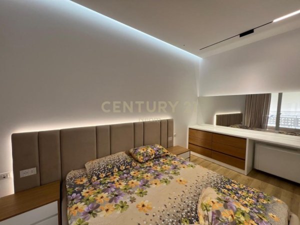 Tirane, jepet me qera apartament 2+1+Aneks+Ballkon Kati 4, 100 m² 800 € (Kopshti botanik)