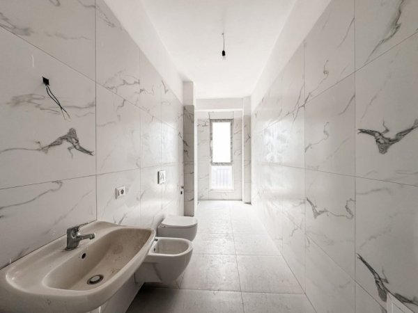 Tirane, shitet apartament 3+1+Aneks+Ballkon Kati 5, 150 m² 230.000 € (Fusha e Aviacionit)