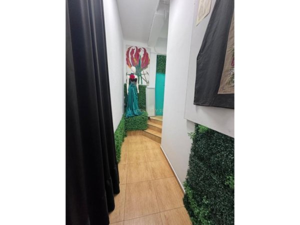 Tirane, jepet me qera ambjent biznesi Kati 2, 300 m² 2.000 € (Myslym Shyri)
