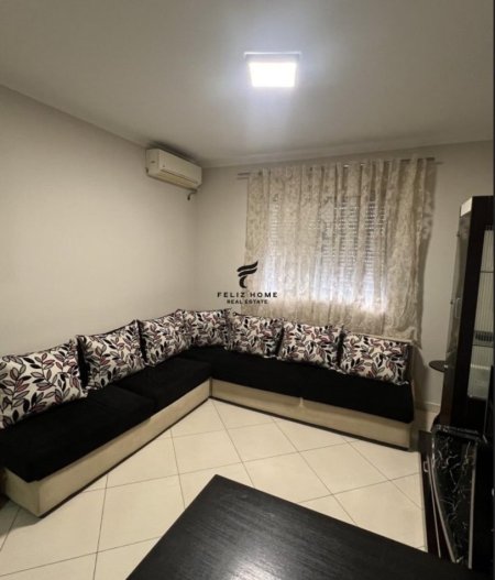 Tirane, jepet me qera apartament 2+1+Ballkon Kati 2, 60 m² 500 € (21 DHJETORI)