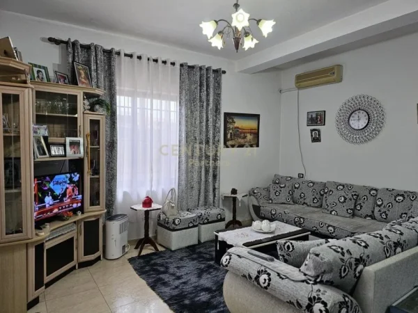 Tirane, shes Vile 3 Katshe Kati 2, 202 m² 390.000 € (Jordan Misja)
