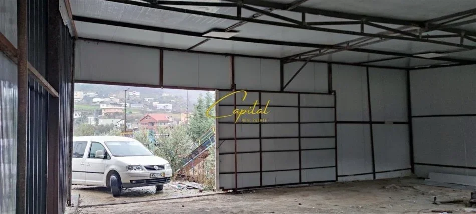 Tirane, jepet me qera magazine Kati 0, 270 m² 700 € (KOMBINAT)