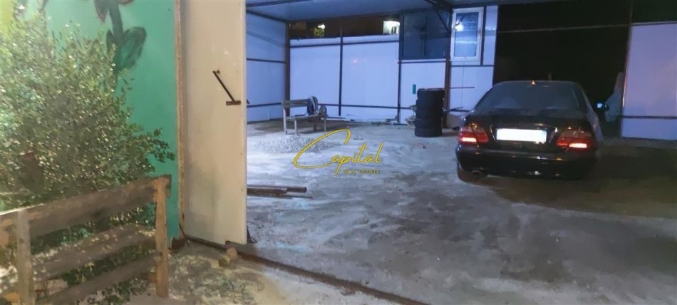 Tirane, jepet me qera magazine Kati 0, 270 m² 700 € (KOMBINAT)