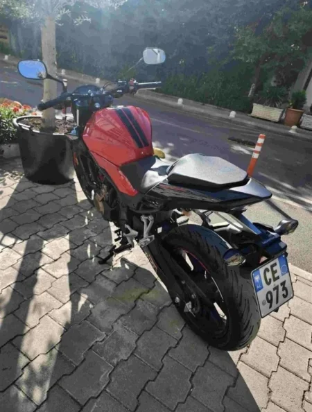 Tirane, shes Honda CB500F , e kuqe 27.000 km 6.200 €