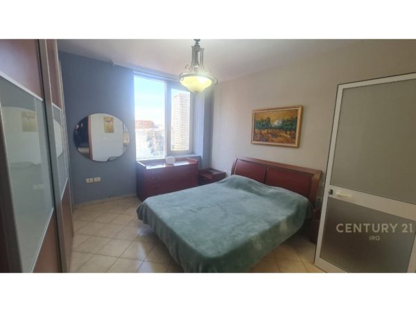 Tirane, jepet me qera apartament 2+1+Aneks+Ballkon Kati 10, 108 m² 1.200 € (Parlamenti)