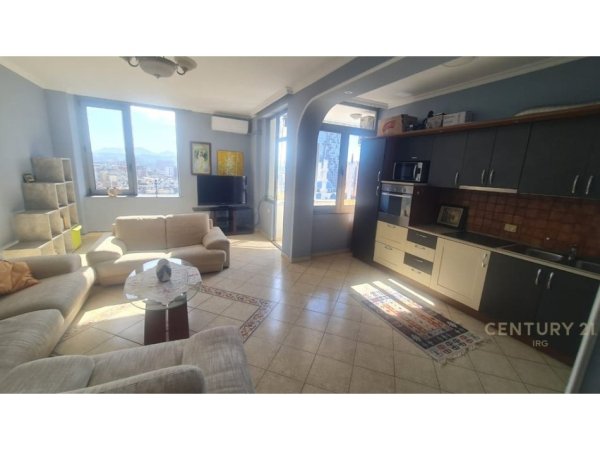 Tirane, jepet me qera apartament 2+1+Aneks+Ballkon Kati 10, 108 m² 1.200 € (Parlamenti)