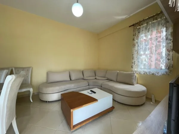 Tirane, shitet apartament 2+1+Ballkon Kati 6, 100 m² (rrethi i selites)