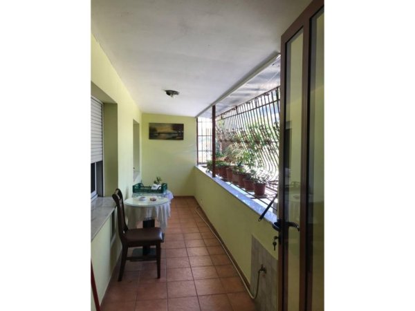 Tirane, jepet me qera apartament 3+1 Kati 2, 120 m² 1.000 € (Don Bosko)