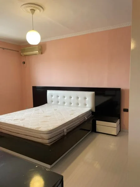 Tirane, jepet me qera apartament 2+1 Kati 5, 75 m² 400 € (Ali Demi)