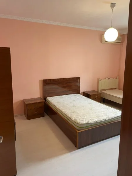 Tirane, jepet me qera apartament 2+1 Kati 5, 75 m² 400 € (Ali Demi)