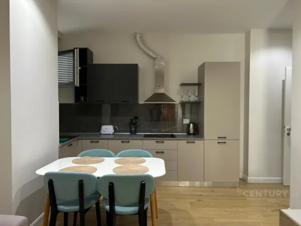 Tirane, shitet apartament 2+1+Aneks+Ballkon Kati 2, 126 m² 230.000 € (Kinostudio)