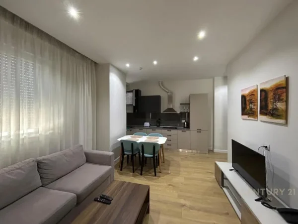 Tirane, shitet apartament 2+1+Aneks+Ballkon Kati 2, 126 m² 230.000 € (Kinostudio)