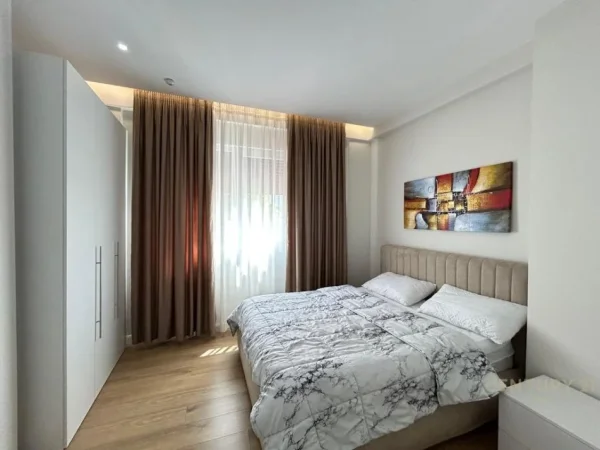 Tirane, shitet apartament 2+1+Aneks+Ballkon Kati 2, 126 m² 230.000 € (Kinostudio)