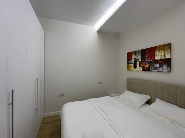 Tirane, shitet apartament 2+1+Aneks+Ballkon Kati 2, 126 m² 230.000 € (Kinostudio)