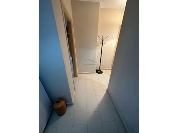 Tirane, jepet me qera apartament 2+1 Kati 3, 110 m² 500 € (Unaza e Re)