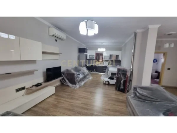 Tirane, shes Vile 2 Katshe Kati 2, 533 m² 450.000 € (Kodra e Priftit)