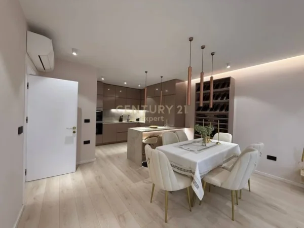 Tirane, jepet me qera apartament 2+1+Aneks+Ballkon Kati 9, 120 m² (Air Turbina)